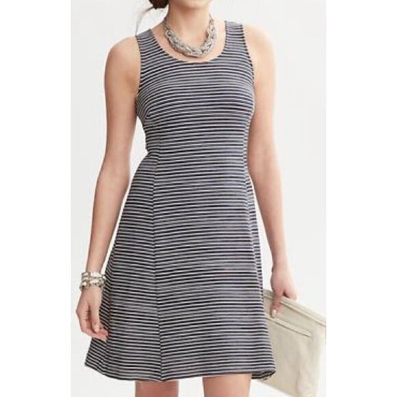 Banana Republic Women's Striped Navy‎ & White Sleeveless A-Line Dress Size 12 - Picture 1 of 10